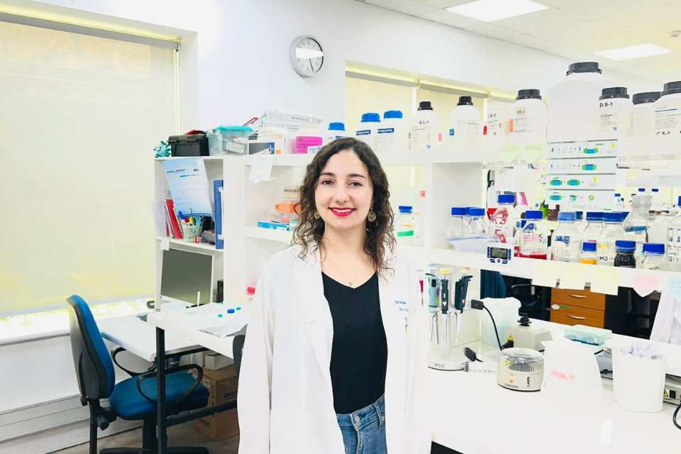 Bioquímica chilena identifica respuestas opuestas al cambio dietario según el sexo