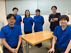 体を動かすデイ匠江戸川台スタッフ
