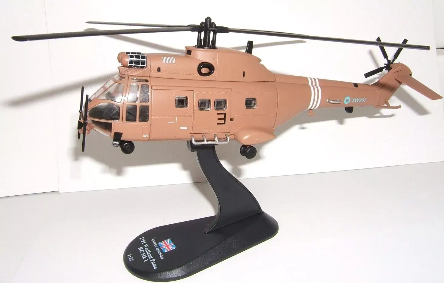 AmerCom Model, 1991 Westland Puma HC Mk 1, United Kingbom, Diecast, 1:72 Scale,