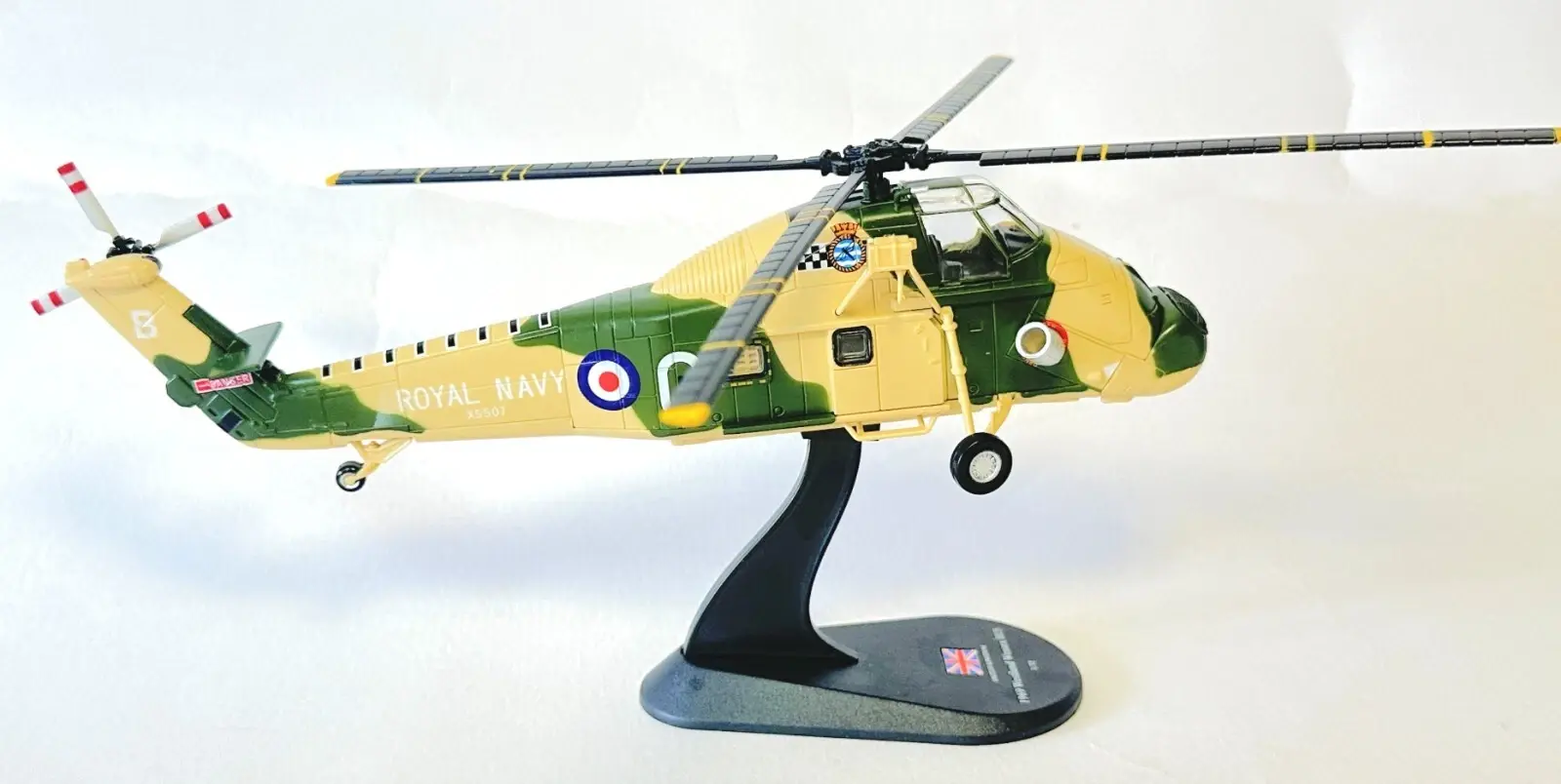 AmerCom Models, Westland Wessex HU5 -1969 British Military Helicopter 172 NO BOX