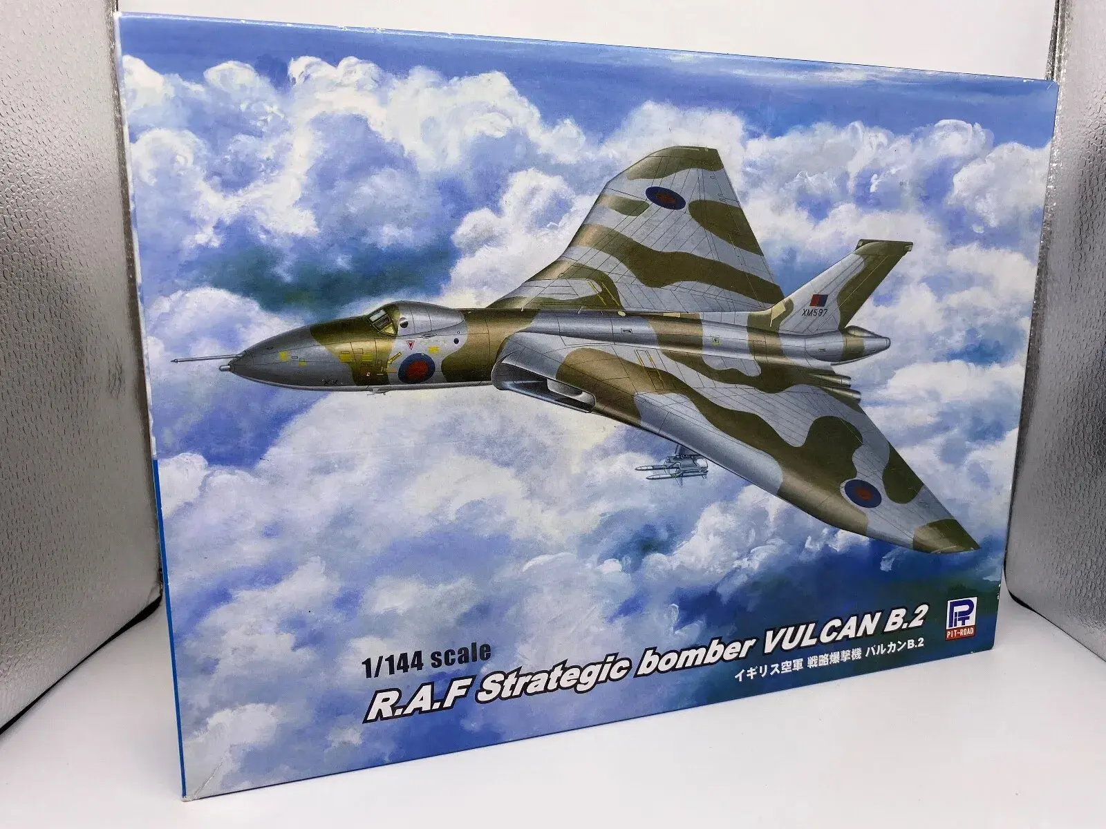 PIT-ROAD Models, RAF Strategic Bomber Vulcan B.2 1/144 Scale