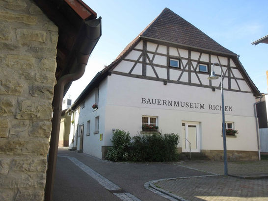 Gasthof Zum Löwen, Eppingen-Richen, historische gasthäuser, baden, genuss, baden württemberg, badische, küche, ausflugsziel, visitgermany, gasthaus, landgasthof, tradition, kulinarik, wirtshaus, gastgeber, gastronomie, übernachten, restauranttips, gute reise, gute küche, urlaubsziele, gastfreundschaft, stammtisch, familienbetrieb, traditionsgastronomie, ferien, urlaub, süddeutschland, Heilbronn, Kloster Lorsch, Burg Richen, Herren von Gemmingen, Hohenhardt, Kurpfalz, Otto I., Fürstentum Leinigen, Steinsfurt, Kraichgau, Odenwald, Neckarsulm, Neckar-Odenwald-Kreis, Hohenlohekreis, Schwäbisch Hall, Rems-Murr-Kreis, Ludwigsburg, Enzkreis, Karlsruhe, Rhein-Neckar-Kreis