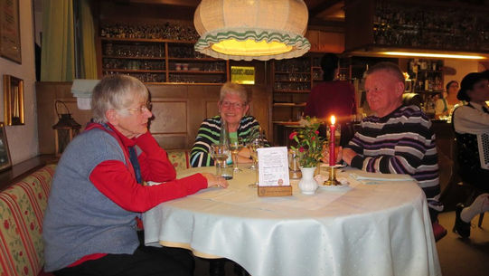 Hotel-Restaurant Löwen, Schopfheim, historische gasthäuser, baden, genuss, baden württemberg, badische, küche, ausflugsziel, visitgermany, gasthaus, landgasthof, tradition, kulinarik, wirtshaus, gastgeber, gastronomie, übernachten, restauranttips, gute reise, gute küche, urlaubsziele, gastfreundschaft, stammtisch, familienbetrieb, traditionsgastronomie, ferien, urlaub, süddeutschland. Markgräflerland, Freiburg, Breisgau, Breisach, Klemmbach, Basel, Oberrheingraben, Buggingen, Sulzburg, Münstertal, Schwarzwald, Badenweiler, Kleines Wiesental, Malsburg-Marzell, Schliengen, Auggen, Neuenburg am Rhein, Zähringer, Staufer, Rötteln, Sausenberg, Großherzogtum Baden, Hochrhein, Feldberg, Haslach, Hinterzarten, Burg Rötteln, Dreiländermuseum, Tüllinger Berg, Burghof Lörrach, Skulpturenweg, Sankt-Otto-Kirche, Rosenfelspark, Museum am Burghof, Grüttpark, Kirche St. Fridolin, Hebelpark, Dreiländereck, Sankt-Pantaleon-Kirche, Kunsthalle Lörrach, Dietsche-Skulpturen, Schlaichturm, Ottilienkirche, Wiesental, Weil am Rhein Vitra Campus, Tüllinger Rebberg, Ruine Sausenburg, Kandertalbahn, Kurpark Bad Bellingen, Dinkelberg, Dreiländergarten, Aussichtspunkt Röttler Kirche, Nonnenmattweiher, St. Peter Kirche Brombach, Schloss Beuggen, Vita Classica Therme, St. Chrischona, Basler Münster, Burgruine Rheinfelden, Altrhein Rheinfelden, Tüllinger Höhe, Basel Zoo (nahe), Ottilienbrünneli, Läufelberg, Altenberg, Weiler Weinberge