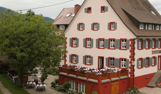 Landgasthof Bären, Kirchzarten, historische gasthäuser, baden, genuss, baden württemberg, badische, küche, ausflugsziel, visitgermany, gasthaus, landgasthof, tradition, kulinarik, wirtshaus, gastgeber, gastronomie, übernachten, restauranttips, gute reise, gute küche, urlaubsziele, gastfreundschaft, stammtisch, familienbetrieb, traditionsgastronomie, ferien, urlaub, süddeutschland, Schwartzwald, Hochschwarzwald, Freiburg, Breisgau, Basel, Südschwarzwald, Handwerk, Wald