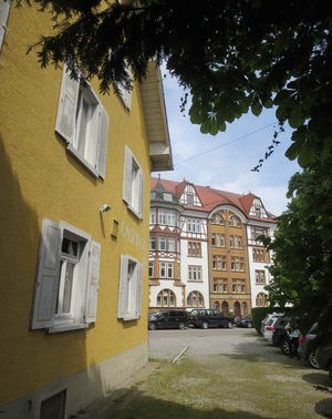 Gasthof zur Traube, Konstanz, historische gasthäuser, baden, genuss, baden württemberg, badische, küche, ausflugsziel, visitgermany, gasthaus, landgasthof, tradition, kulinarik, wirtshaus, gastgeber, gastronomie, übernachten, restauranttips, gute reise, gute küche, urlaubsziele, gastfreundschaft, stammtisch, familienbetrieb, traditionsgastronomie, ferien, urlaub, süddeutschland, Bodensee, Mainau, Meersburg, Staad, Reichenau, Konzil, Fähre, Universität, Kreuzlingen, Thurgau, Schweiz, Grenze, Rhein, Hochrhein,  Bodanrück, Hegau, Radolfzell, Höri, Alpen, Untersee, Überlinger See, überlingen, Petershausen, Wollmatingen, Fürstenberg, Spitalkellerei, Niederburg, Georg Elser, Konzil, Imperia, Nebel, Papstwahl,  Jan Hus, Konstanzer Münster