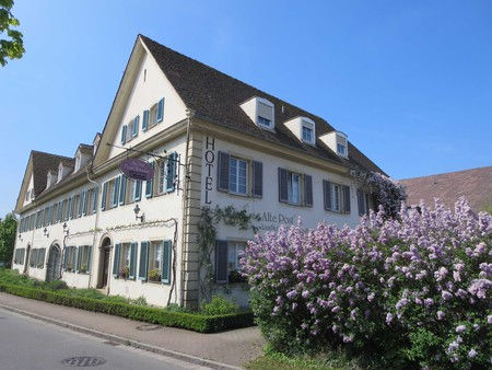 Landhotel Alte Post, Müllheim, historische gasthäuser, baden, genuss, baden württemberg, badische, küche, ausflugsziel, visitgermany, gasthaus, landgasthof, tradition, kulinarik, wirtshaus, gastgeber, gastronomie, übernachten, restauranttips, gute reise, gute küche, urlaubsziele, gastfreundschaft, stammtisch, familienbetrieb, traditionsgastronomie, ferien, urlaub, süddeutschland, Markgräflerland, Freiburg, Breisgau, Breisach, Klemmbach, Basel, Oberrheingraben, Buggingen, Sulzburg, Münstertal, Schwarzwald, Badenweiler, Kleines Wiesental, Malsburg-Marzell, Schliengen, Auggen, Neuenburg am Rhein, Zähringer, Staufer, Rötteln, Sausenberg, Großherzogtum Baden