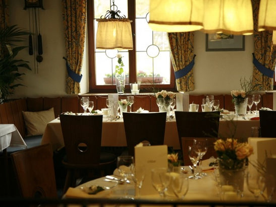 Landhotel Restaurant Adler, Deggenhausertal, historische gasthäuser, baden, genuss, baden württemberg, badische, küche, ausflugsziel, visitgermany, gasthaus, landgasthof, tradition, kulinarik, wirtshaus, gastgeber, gastronomie, übernachten, restauranttips, gute reise, gute küche, urlaubsziele, gastfreundschaft, stammtisch, familienbetrieb, traditionsgastronomie, ferien, urlaub, süddeutschland, Salem, Bodensee, Schule Schloss Salem, Schloss Salem, Markgraf, Heiligenberg, Höchsten, Gehrenberg, Klster Salem, Konstanz, Überlingen, Ravensburg, Meersburg, Friedrichshafen, Zeppelin, Uhldingen, Pfahlbauten, Affenberg, Markdorf
