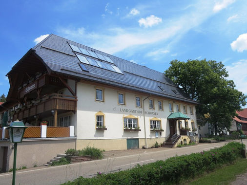 Landgasthof Schwanen, Hornberg, historische gasthäuser, baden, genuss, baden württemberg, badische, küche, ausflugsziel, visitgermany, gasthaus, landgasthof, tradition, kulinarik, wirtshaus, gastgeber, gastronomie, übernachten, restauranttips, gute reise, gute küche, urlaubsziele, gastfreundschaft, stammtisch, familienbetrieb, traditionsgastronomie, ferien, urlaub, süddeutschland, Mittlere Schwarzwald, Ortenaukreis, Baden-Württemberg, Schwarzwald, Hornberger Schießen, Reichenbachtal, Gutachtal, Rottweil, Triberg, Schramberg, Schwarzwald-Baar-Kreis, Straßburg, Konstanz, Großherzogthum Baden, Schiltach, Sanitärkeramik, Elektrotechnik, Holzverarbeitung, Duravit, Badische Schwarzwaldbahn