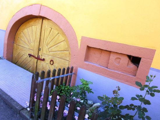 Landgasthof Zum Hecht, Bahlingen, historische gasthäuser, baden, genuss, baden württemberg, badische, küche, ausflugsziel, visitgermany, gasthaus, landgasthof, tradition, kulinarik, wirtshaus, gastgeber, gastronomie, übernachten, restauranttips, gute reise, gute küche, urlaubsziele, gastfreundschaft, stammtisch, familienbetrieb, traditionsgastronomie, ferien, urlaub, süddeutschland,
Hochburg Emmendingen, Marktplatz Emmendingen, Stadttor Emmendingen, Eichbergturm, Schloss Emmendingen, Jüdischer Friedhof, Museum im Schloss Emmendingen, Elz, Torhaus Museum, Brunnen am Marktplatz, St. Bonifatiuskirche, Emmendinger Stadtgarten, Alter Rathausturm, Emmendinger Schlossplatz, Neutorplatz, Breisgau S-Bahn, Wasserfall Sulzbach, Schlosspark Emmendingen, Pavillon Schlosspark, Löwenbrunnen, Martinskirche, Hilla von Rebay Museum, Kulturzentrum Kornhaus, Skulpturenpark Emmendingen, Burg Sexau, Rebenweg, Bürgle Ruine, Malterdinger Weinberge, Kulturelles Forum, Festungsruine Schwarzenburg, Kapelle St. Margaretha, Musikpavillon Stadtpark, Römerstraße, Emmendinger Adventsmarkt, Stadthalle Emmendingen, Streuobstwiesen, Waldspielplatz Emmendingen, Wehrgang Schloss Emmendingen, Glottertal