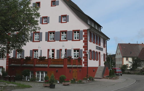 Landgasthof Bären, Kirchzarten, historische gasthäuser, baden, genuss, baden württemberg, badische, küche, ausflugsziel, visitgermany, gasthaus, landgasthof, tradition, kulinarik, wirtshaus, gastgeber, gastronomie, übernachten, restauranttips, gute reise, gute küche, urlaubsziele, gastfreundschaft, stammtisch, familienbetrieb, traditionsgastronomie, ferien, urlaub, süddeutschland, Schwartzwald, Hochschwarzwald, Freiburg, Breisgau, Basel, Südschwarzwald, Handwerk, Wald