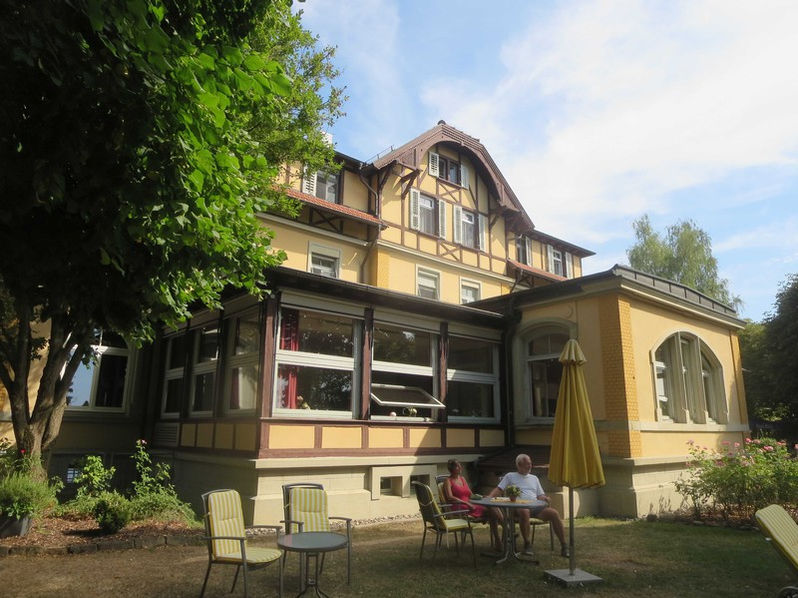 Waldhaus Jakob, Konstanz, historische gasthäuser, baden, genuss, baden württemberg, badische, küche, ausflugsziel, visitgermany, gasthaus, landgasthof, tradition, kulinarik, wirtshaus, gastgeber, gastronomie, übernachten, restauranttips, gute reise, gute küche, urlaubsziele, gastfreundschaft, stammtisch, familienbetrieb, traditionsgastronomie, ferien, urlaub, süddeutschland, Bodensee, Konstanz, Radolfzell, Rhein, Schweiz, Schaffhausen, Hegau, Insel Höri, Reichenau, Untersee,, Mainau, Blumeninsel, Imperia, Konzil, Weihnachtsmarkt, Kreuzlingen, Thurgau, Universität Konstanz, Alpen, Meersburg, Tägermoss, Gottliebe, Staad, Spitalkellereii, Fasnacht, Dingelsdorf, Dettingen, Bodanrück, Reichsstadt, Hörnle, Seepromenade