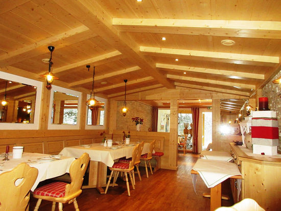 Hotel Rössle, Todtmoos, Schwarzwaldgasthof, historische gasthäuser, baden, genuss, baden württemberg, badische, küche, ausflugsziel, visitgermany, gasthaus, landgasthof, tradition, kulinarik, wirtshaus, gastgeber, gastronomie, übernachten, restauranttips, gute reise, gute küche, urlaubsziele, gastfreundschaft, stammtisch, familienbetrieb, traditionsgastronomie, ferien, urlaub, süddeutschland, Waldshut, Tiengen, Laufenburg, Rhein, Lörrach, Basel, Schaffhausen, Rheinfall, Bodensee, Südschwarzwald, Höchenschwand, Freiburg, Hochschwarzwald, Naturpark, Wiesental, Schopfheim, Bad Säckingen, Rheinfelden