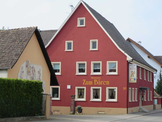 Restaurant Zum Bären, Norsingen, historische gasthäuser, baden, genuss, baden württemberg, badische, küche, ausflugsziel, visitgermany, gasthaus, landgasthof, tradition, kulinarik, wirtshaus, gastgeber, gastronomie, übernachten, restauranttips, gute reise, gute küche, urlaubsziele, gastfreundschaft, stammtisch, familienbetrieb, traditionsgastronomie, ferien, urlaub, süddeutschland, Breisgau, Markgräflerland, Schwarzwald, Rhein, Frankreich, Schweiz, Rust, Basel, Breisach, Hochschwarzwald, FC Freiburg, Dreisam, Albert-Ludwigs-Universität, Emmendingen, Wein, Münster, Schlossberg, Schauinsland, Vörstetten, Gundelfingen, Glottertal, Stegen, Kirchzarten, Oberried, Münstertal/Schwarzwald, Bollschweil, Horben, Au, Merzhausen, Ebringen, Schallstadt, Bad Krozingen, Breisach am Rhein, Merdingen, Gottenheim, Umkirch, March, Freiburg i. Br.