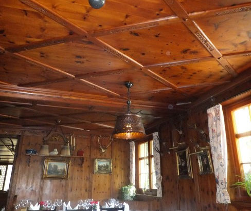 Hotel Weinstube Löwen, Meersburg, historische gasthäuser, baden, genuss, baden württemberg, badische, küche, ausflugsziel, visitgermany, gasthaus, landgasthof, tradition, kulinarik, wirtshaus, gastgeber, gastronomie, übernachten, restauranttips, gute reise, gute küche, urlaubsziele, gastfreundschaft, stammtisch, familienbetrieb, traditionsgastronomie, ferien, urlaub, süddeutschland, Bodensee, Überlingen, Friedrichshafen, Weiberge, Obersee, Birnau, Staatsweingut, Droste-Hülsdorf, Burg , Konstaz, Fähre, Altstadt, Weinfest