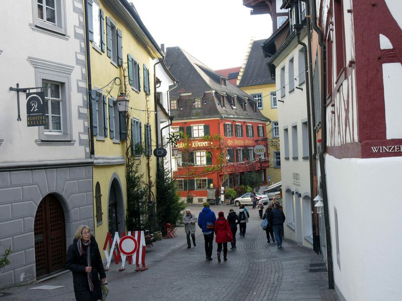 Hotel Weinstube Löwen, Meersburg, historische gasthäuser, baden, genuss, baden württemberg, badische, küche, ausflugsziel, visitgermany, gasthaus, landgasthof, tradition, kulinarik, wirtshaus, gastgeber, gastronomie, übernachten, restauranttips, gute reise, gute küche, urlaubsziele, gastfreundschaft, stammtisch, familienbetrieb, traditionsgastronomie, ferien, urlaub, süddeutschland, Bodensee, Überlingen, Friedrichshafen, Weiberge, Obersee, Birnau, Staatsweingut, Droste-Hülsdorf, Burg , Konstaz, Fähre, Altstadt, Weinfest