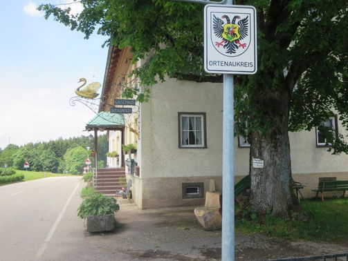 Landgasthof Schwanen, Hornberg, historische gasthäuser, baden, genuss, baden württemberg, badische, küche, ausflugsziel, visitgermany, gasthaus, landgasthof, tradition, kulinarik, wirtshaus, gastgeber, gastronomie, übernachten, restauranttips, gute reise, gute küche, urlaubsziele, gastfreundschaft, stammtisch, familienbetrieb, traditionsgastronomie, ferien, urlaub, süddeutschland, Mittlere Schwarzwald, Ortenaukreis, Baden-Württemberg, Schwarzwald, Hornberger Schießen, Reichenbachtal, Gutachtal, Rottweil, Triberg, Schramberg, Schwarzwald-Baar-Kreis, Straßburg, Konstanz, Großherzogthum Baden, Schiltach, Sanitärkeramik, Elektrotechnik, Holzverarbeitung, Duravit, Badische Schwarzwaldbahn