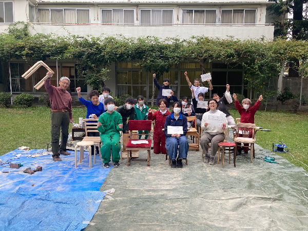 「赤い椅子プロジェクト」に参加しました(Vol.1 塗装剥離編)