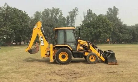 Top JCB on Rent in Delhi for Construction and Earthmoving Projects