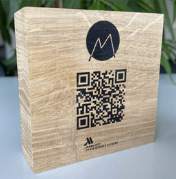 QRKUB, cubes qr code, qrcode, cubes bois, cubes plexi, supports qrcodes, supports sans contact, Porte menu carte de restaurant, carte des mets, carte des vins en simili cuir, marquage à chaud, personnalisation sur mesure, support carte des vins, carte de restaurant étoilé, chef étoilé, supports hôtellerie restauration luxe, haut de gamme, supports HCR, rembordage, dorure à chaud, carte lounge bar, carte menu, room directory, menu midi, menu gastro