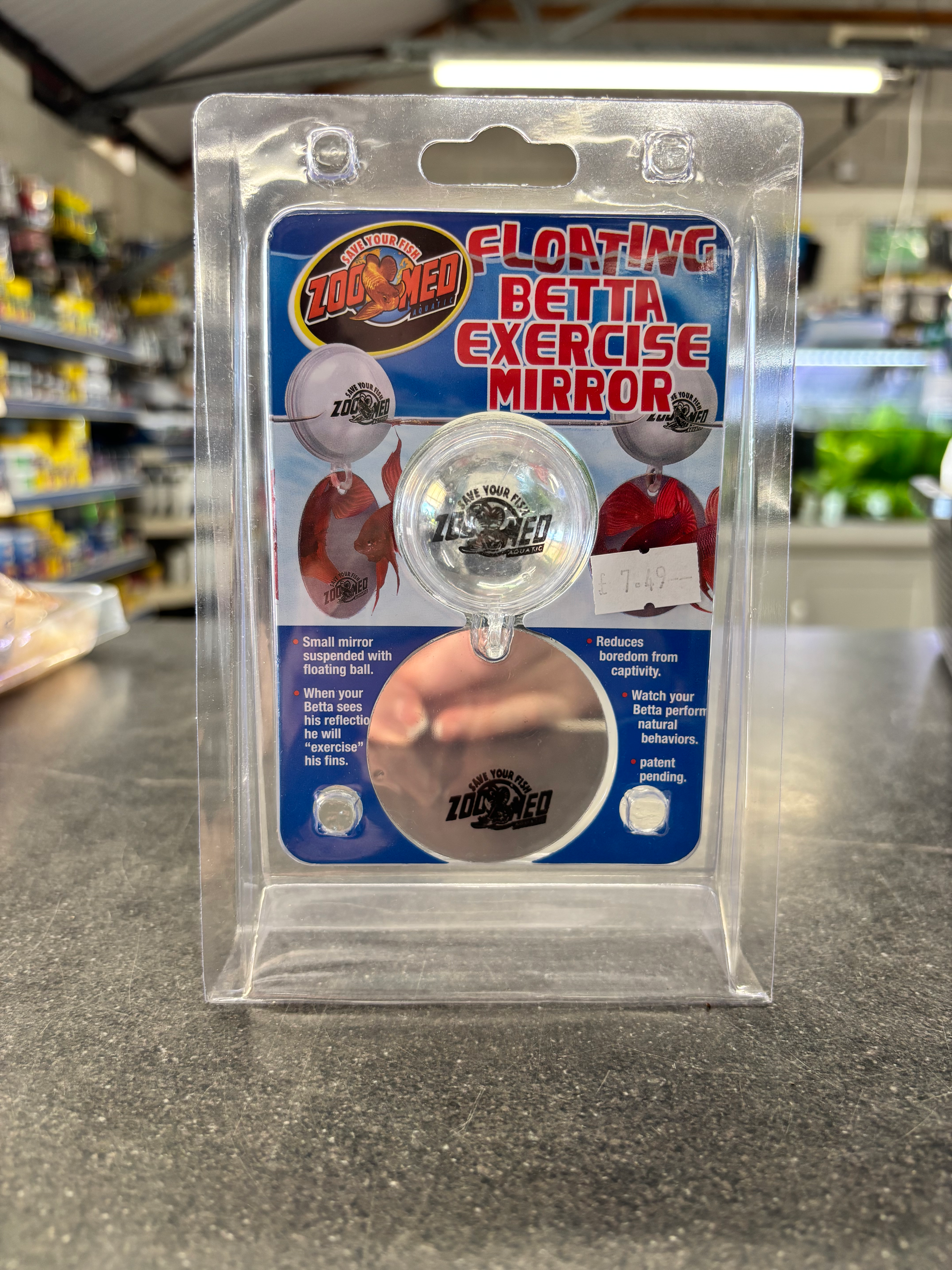 Floating betta exercise mirror