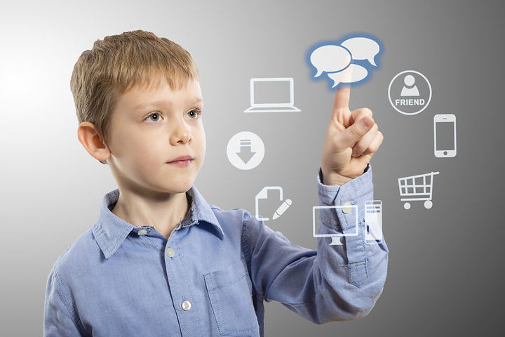 bimbi-e-tecnologia-1024x682-1.jpeg