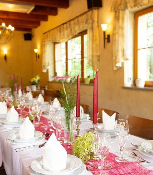 Restaurant und Räume für Feierlichkeiten von Landgasthof Fischer nähe Freiberg