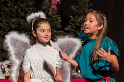 06zCharlieGirlsCloseWEB