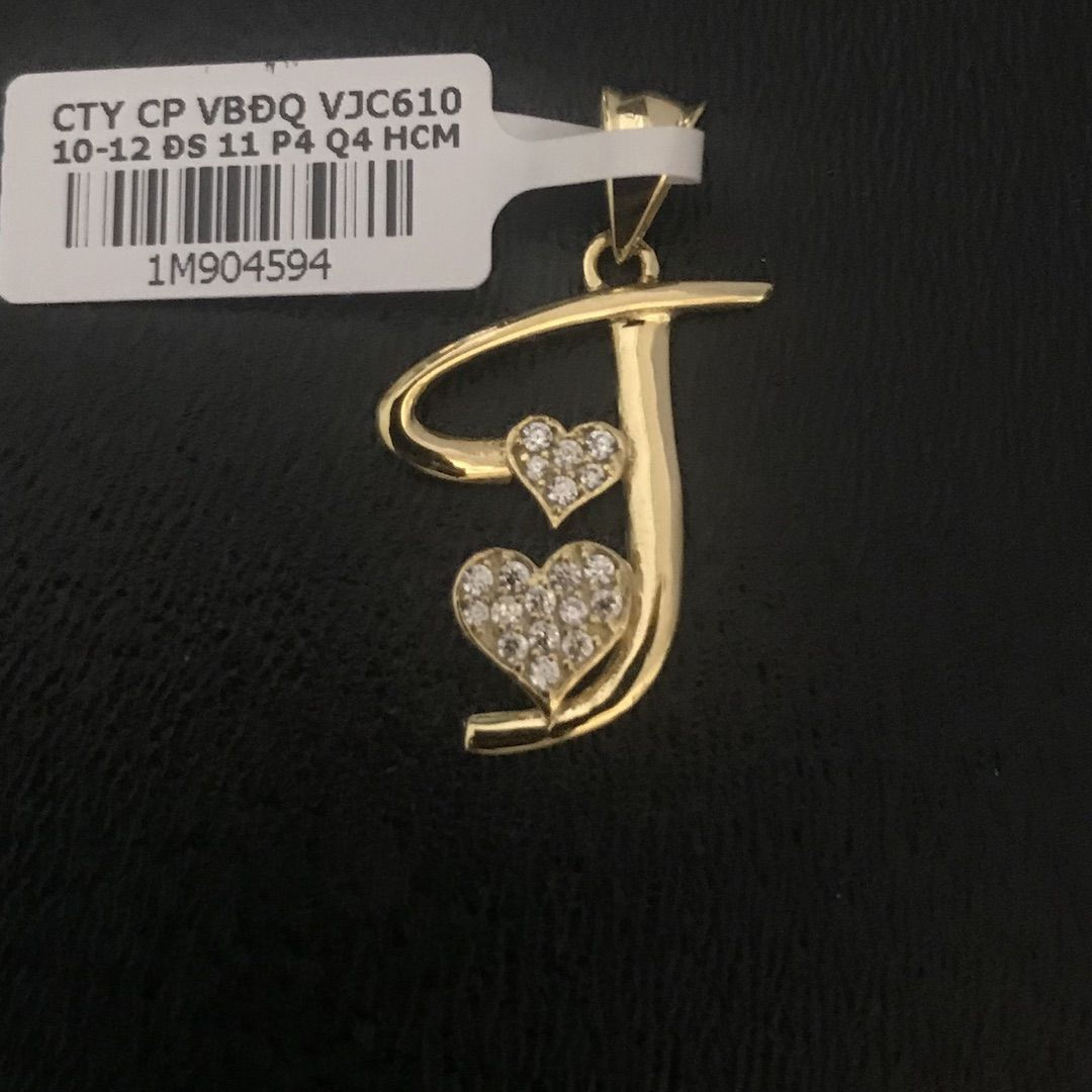 Mặt dây chuyền chữ J đá trắng VJC 610