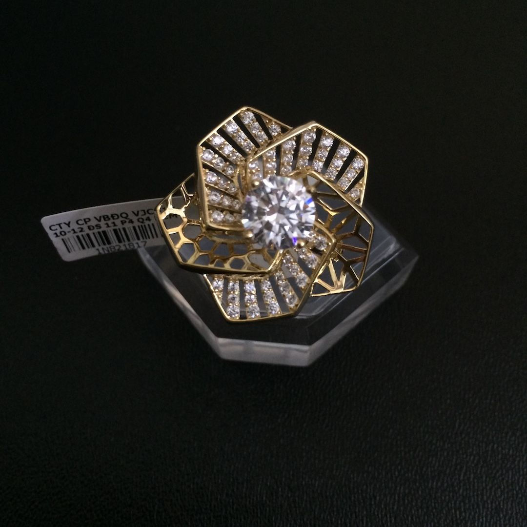 Nhẫn nữ vàng đá trắng VJC 610