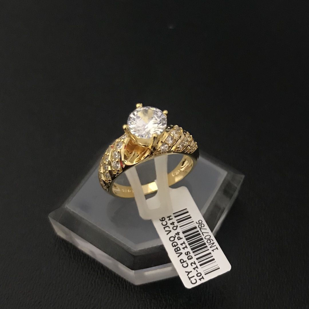 Nhẫn vàng nữ đá trắng VJC 610