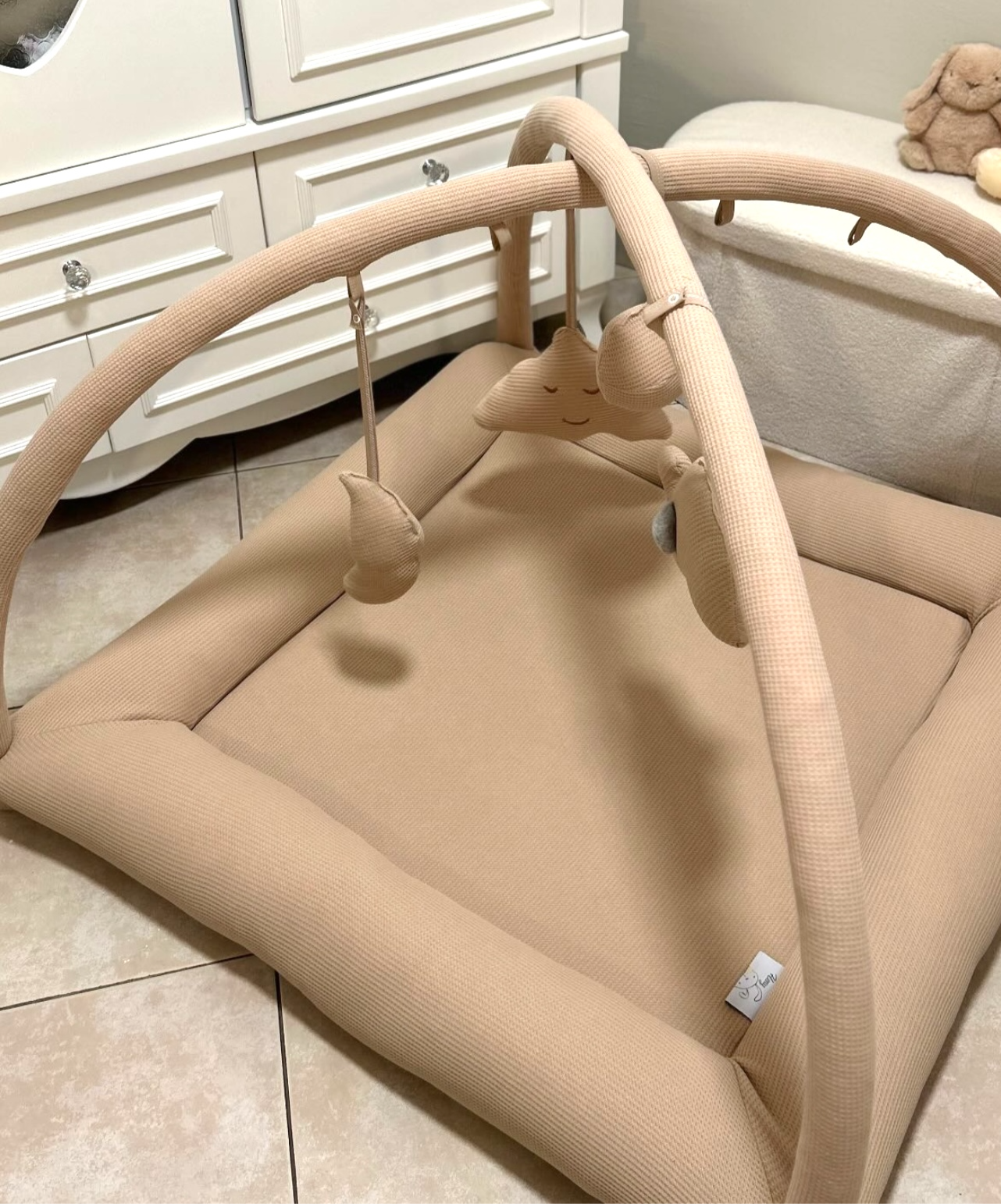 אוניברסיטה+משטח פעילות ● שוקו נוגט • חריטת וופל