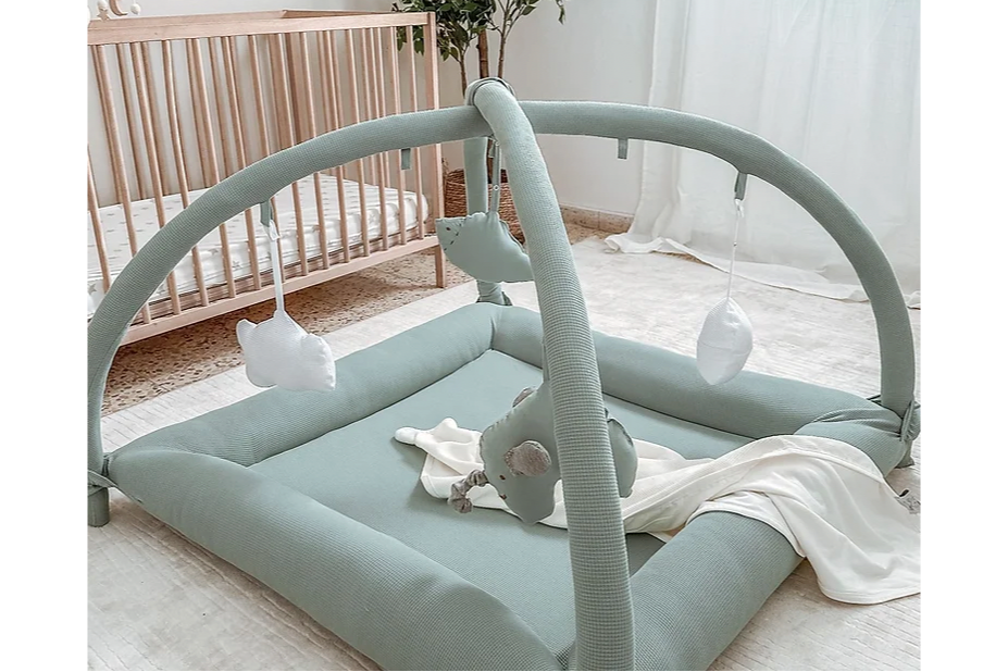 תמונה ממוזערת: אוניברסיטה+משטח פעילות ● מנטה כפרית+שנהב פנינה • הדפס אורנים ירקרק