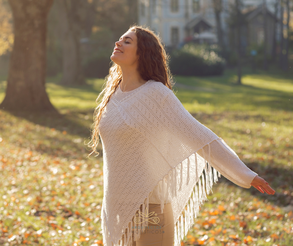 Mujer disfrutando de el aire en paz