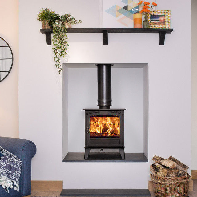 Hunter Herald 5 Eco wood burning stove in a living room