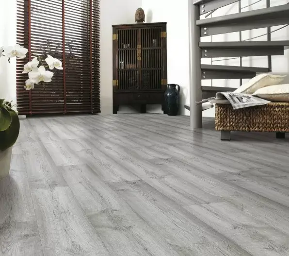 Kansas Oak laminate flooring in living room