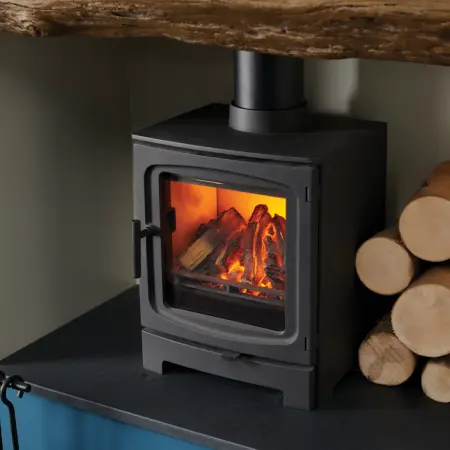 Capital SLE25I stove with glowing logs and fire