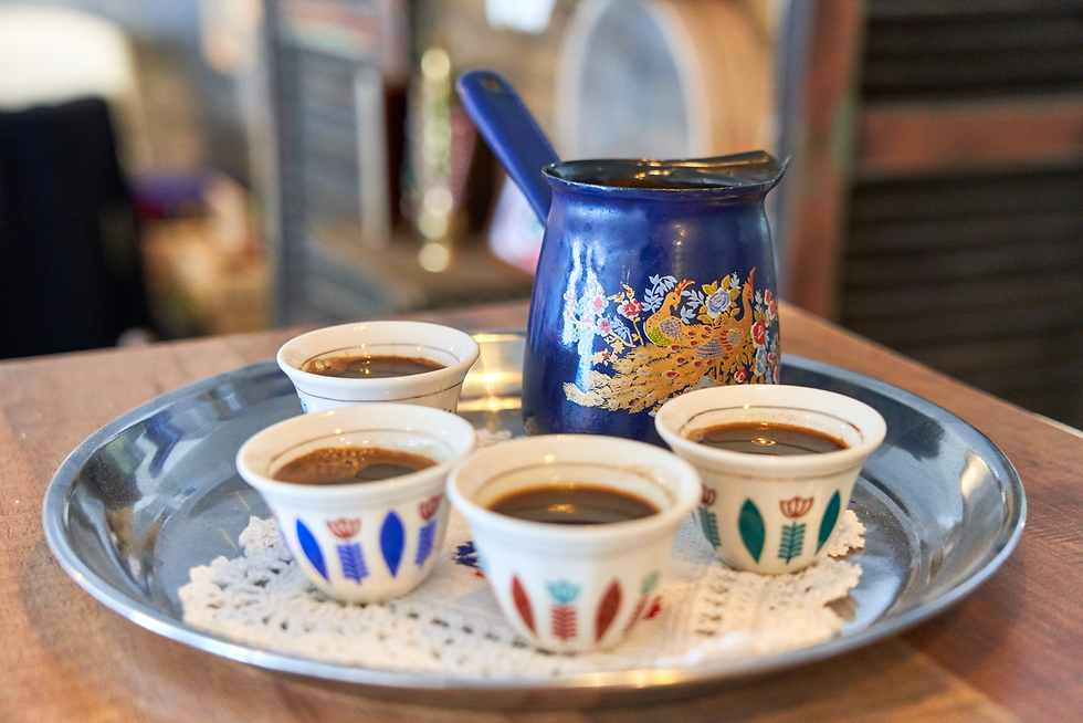 la cafetière libanaise traditionelle à la cardamone au restaurant le grand liban à Lyon 1