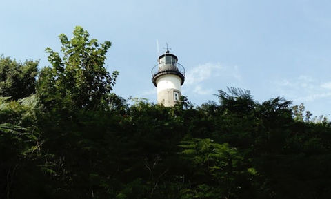Le phare de l’île Tristan