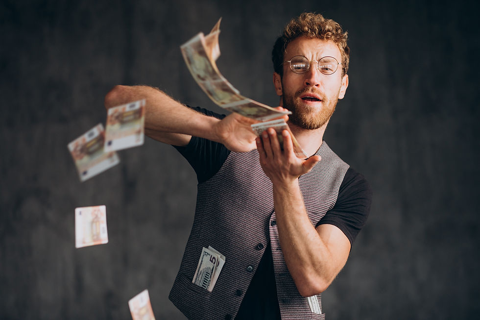 Homme avec billet