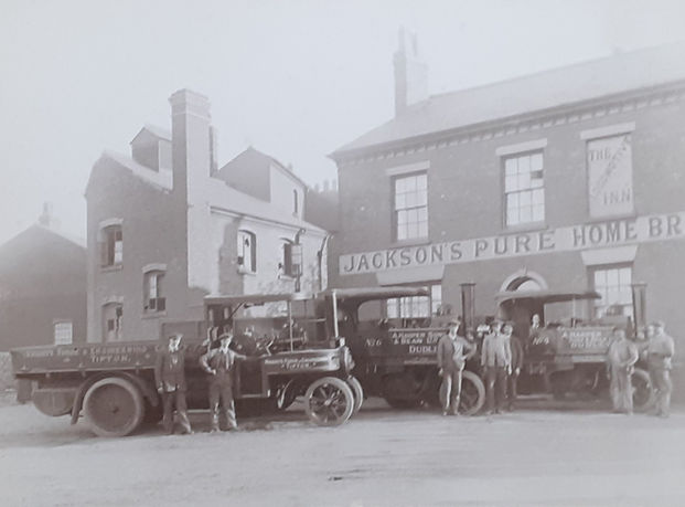 Lorries in front of Locomotive Inn
