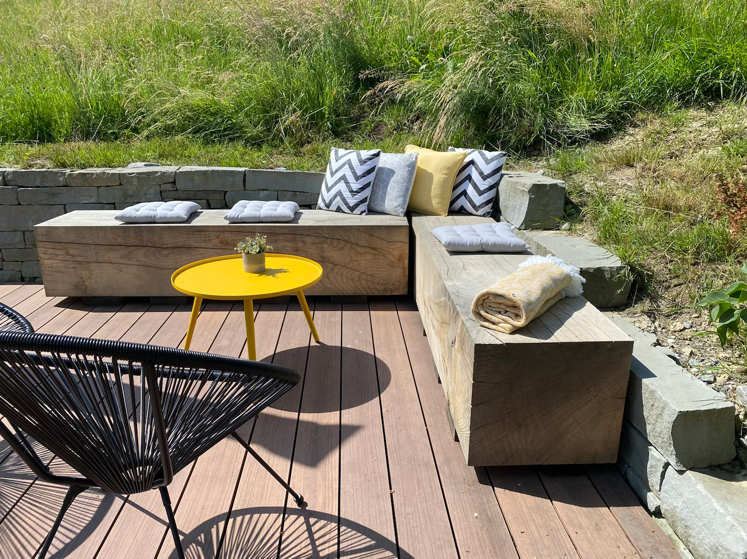 Massivholzbank rustikal