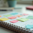 Gestion d'agenda médical et prise de rendez-vous avec post-it pour une organisation rigoureuse du secrétariat
