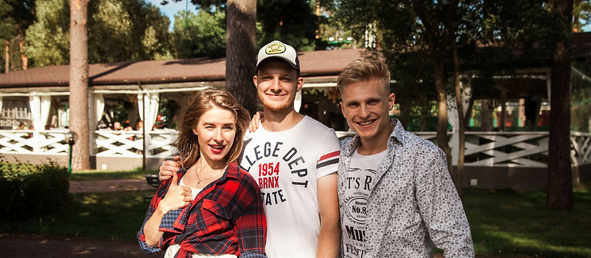 ADP - студенческая американская вечеринка у бассейна