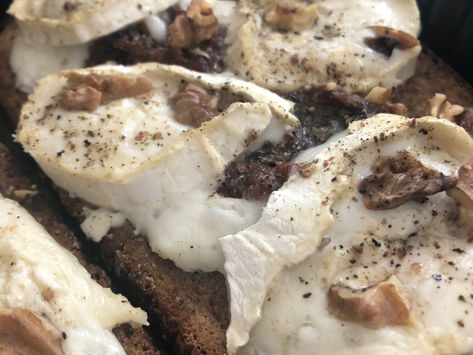 Une tartine au fromage de chèvre rapide !