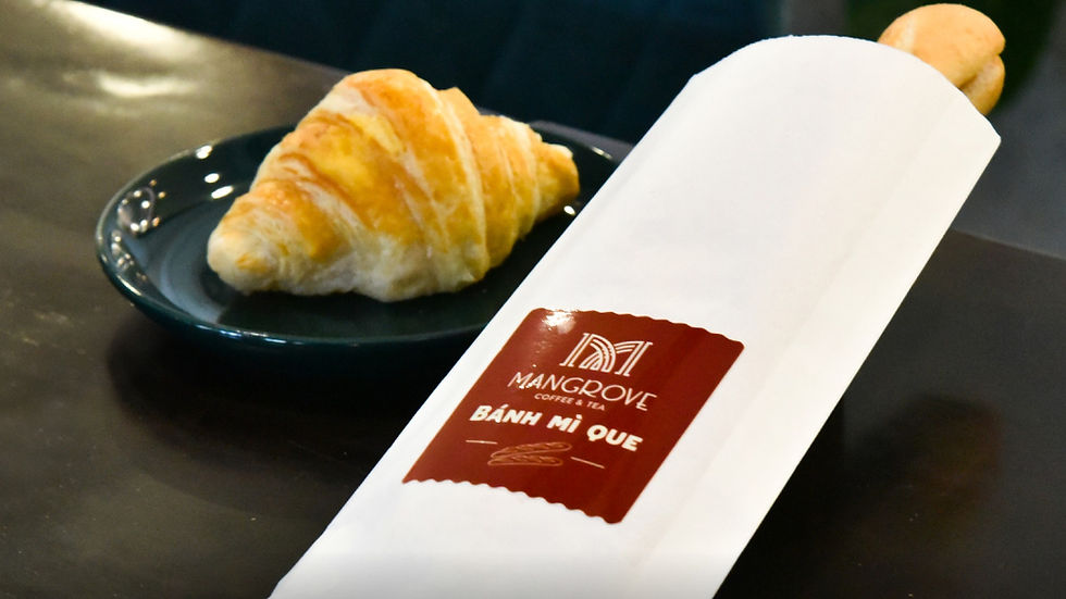 Thưởng thức các món bánh nhẹ nhàng, thơm ngon tại Mangrove Coffee & Tea.