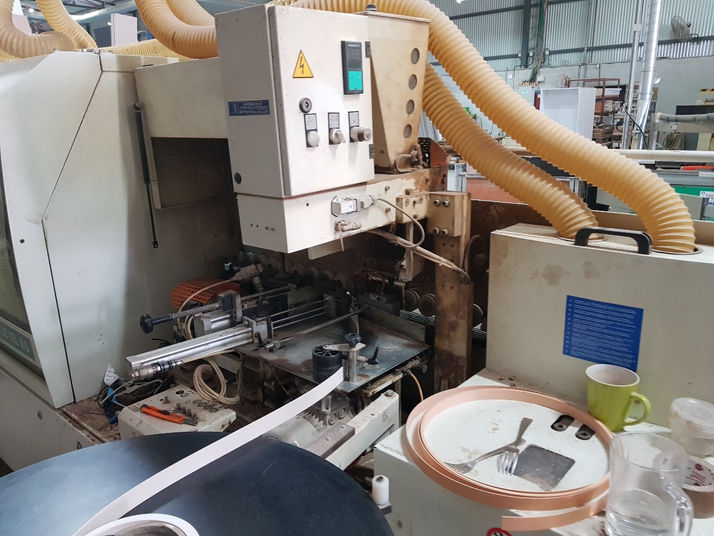 צנרת לשואב אבק ונסורת לנגרות