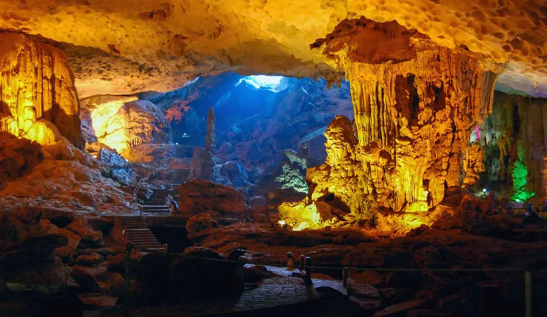 Sung-Sot-Cave-Main.webp