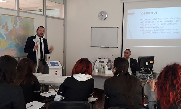 Alessandro Palermo Formazione tecnica e commerciale per il team del centro estetico