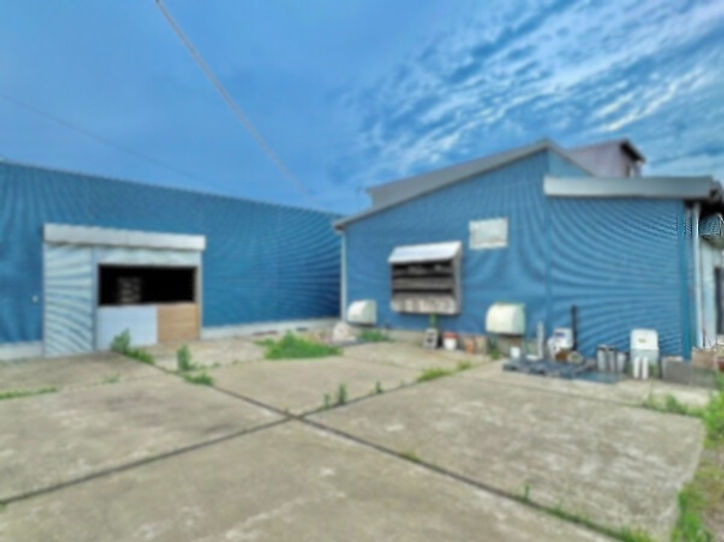 松本家具_写真_塗装小屋 - 編集済み.jpg