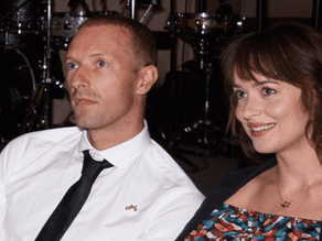 El romántico momento de Chris Martin y Dakota Johnson: así ha sido su historia de amor